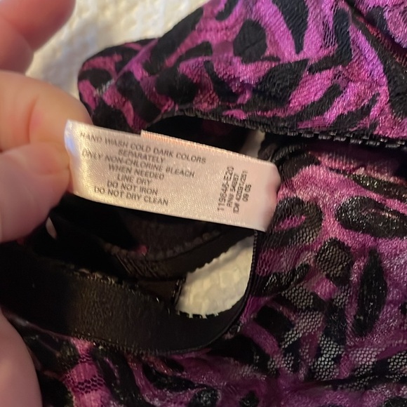 NWOT Vintage Victorias Secret Purple and Black animal print bra & panty 38DD/XL​ - Picture 8 of 8
